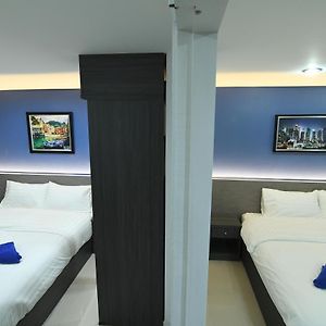 Camera economica con letto king size